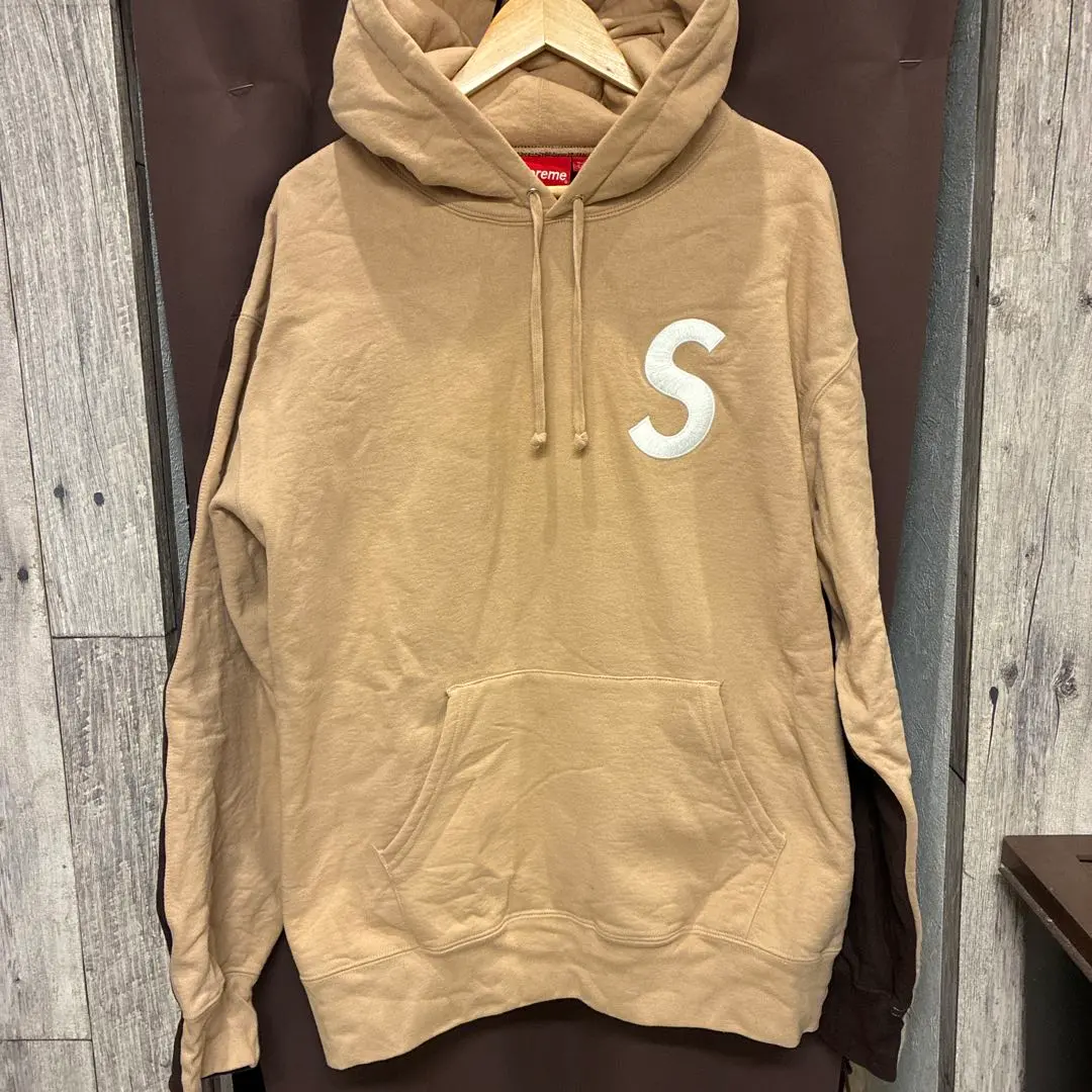 2026年最新】supreme sロゴ コムドット ゆうた着用の人気アイテム