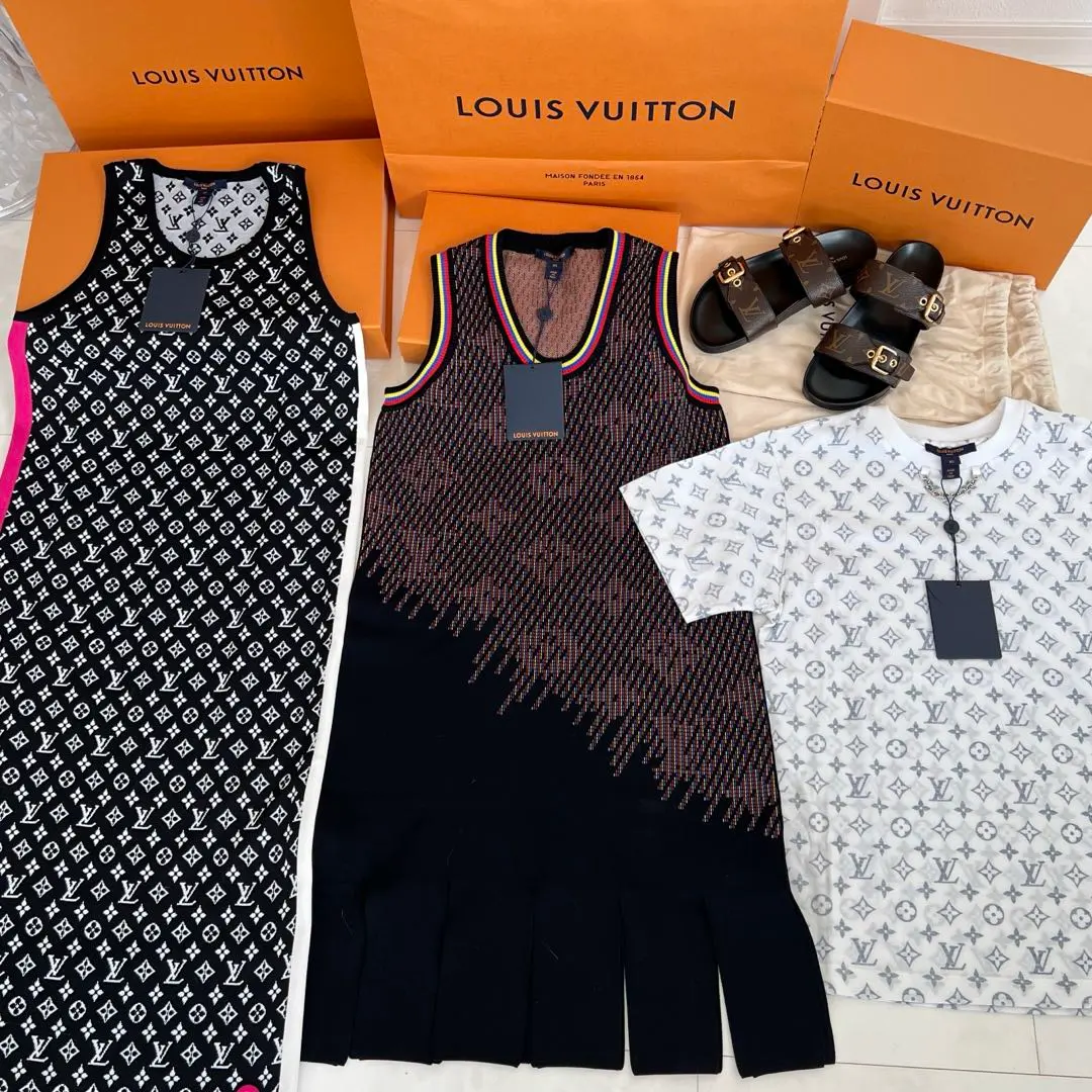 桃 月様専用 豪華ルイビトンロゴ刺繍ワンピース クリスマスディナーに