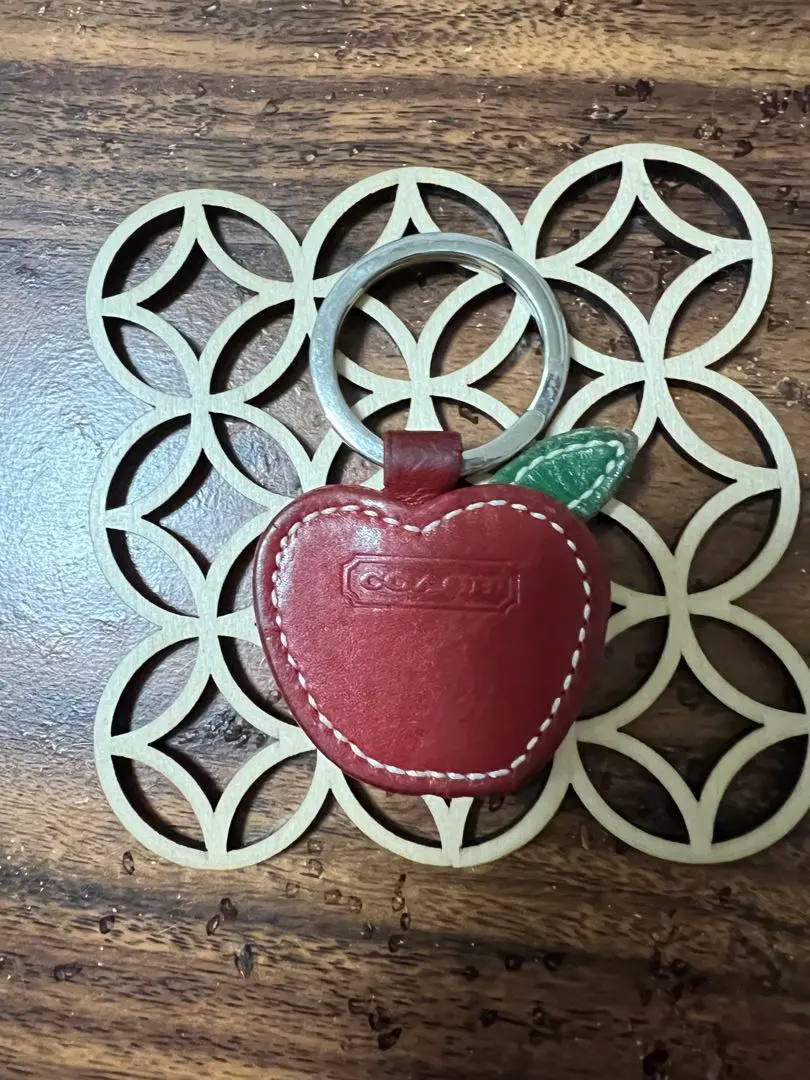2026年最新】coach キーホルダー リンゴの人気アイテム - メルカリ
