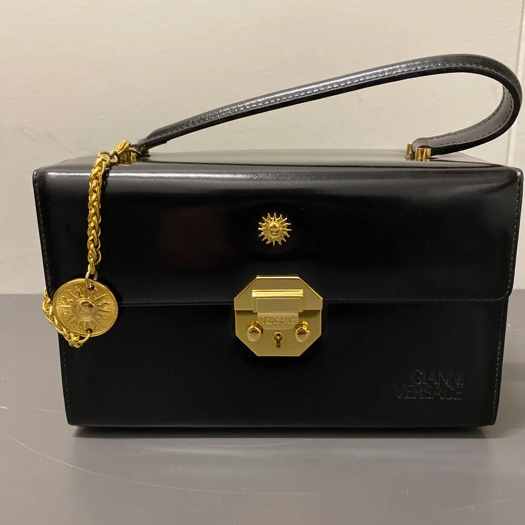 2026年最新】ヴェルサーチ バニティバッグの人気アイテム - メルカリ