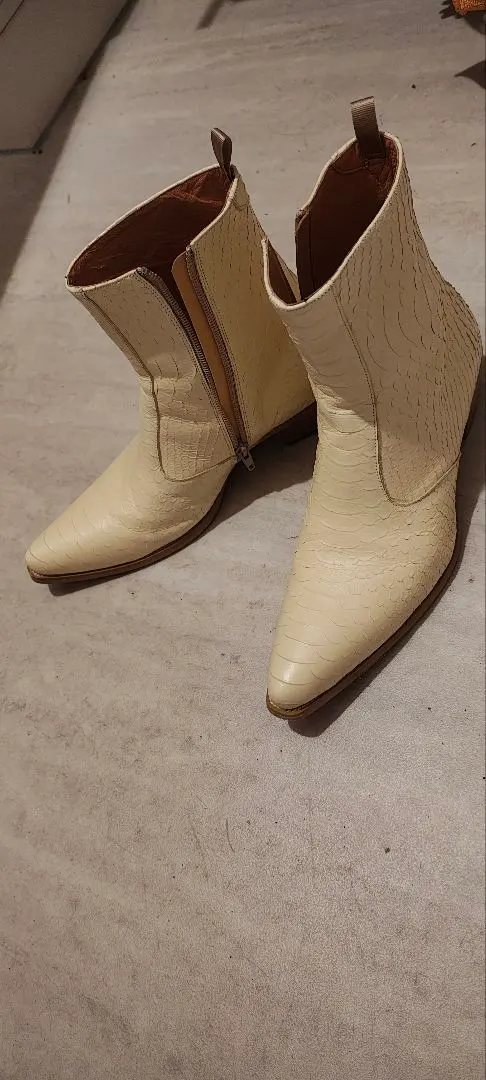 GACKTモデルのブーツ25〜25.5㌢