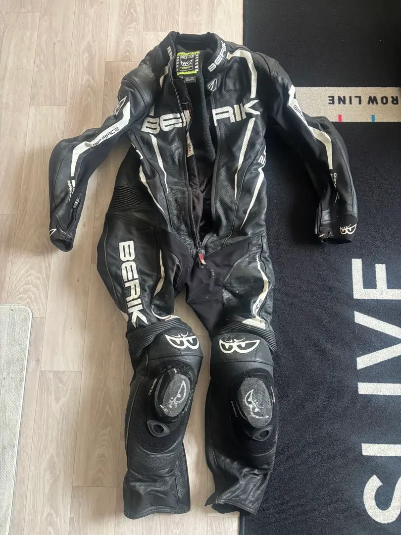 2026年最新】ベリック レーシングスーツ 52の人気アイテム - メルカリ