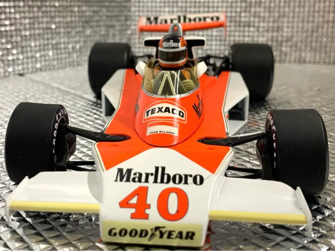 希少・未使用】ミニチャンプスF1マクラーレンフォードM23 1976J.ハント