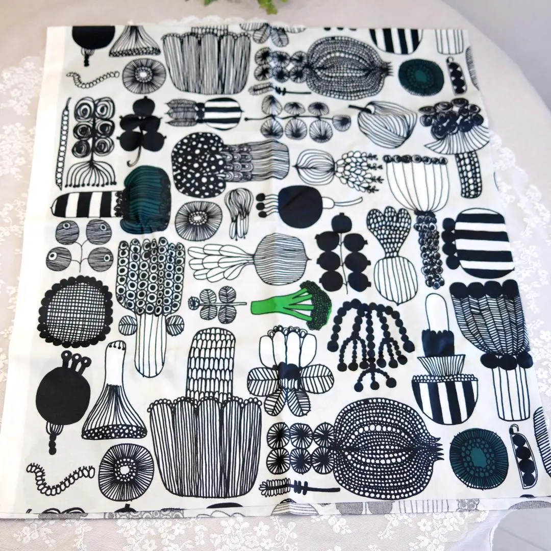 こめちゃんさん特大 マリメッコmarimekkoテーブルクロス 撥水生地