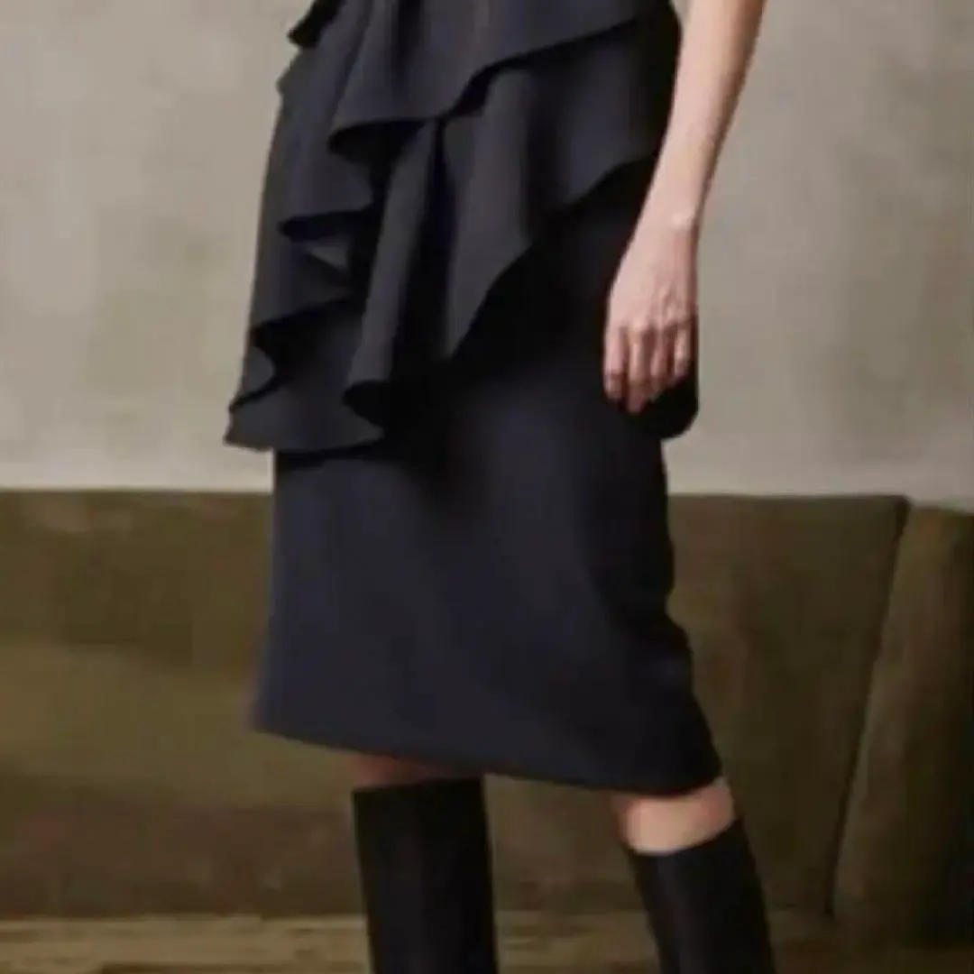 2026年最新】AKIRANAKA タイトスカートの人気アイテム - メルカリ