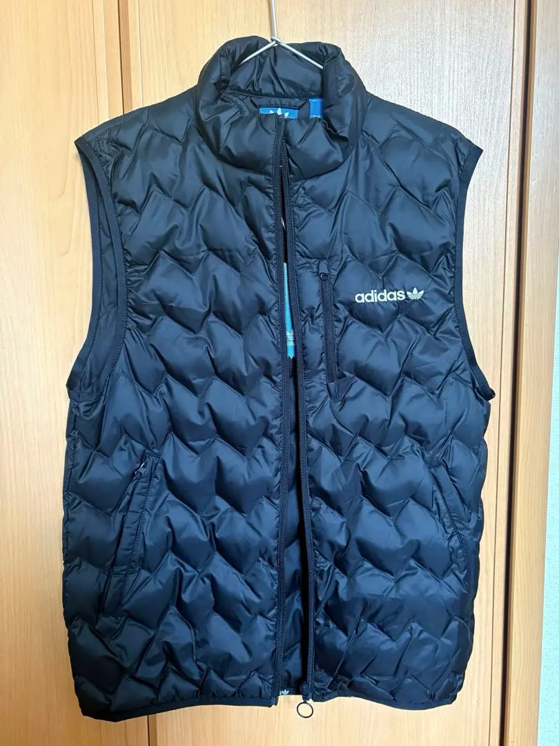 2026年最新】adidas カラー：ブラック系 ベストの人気アイテム - メルカリ
