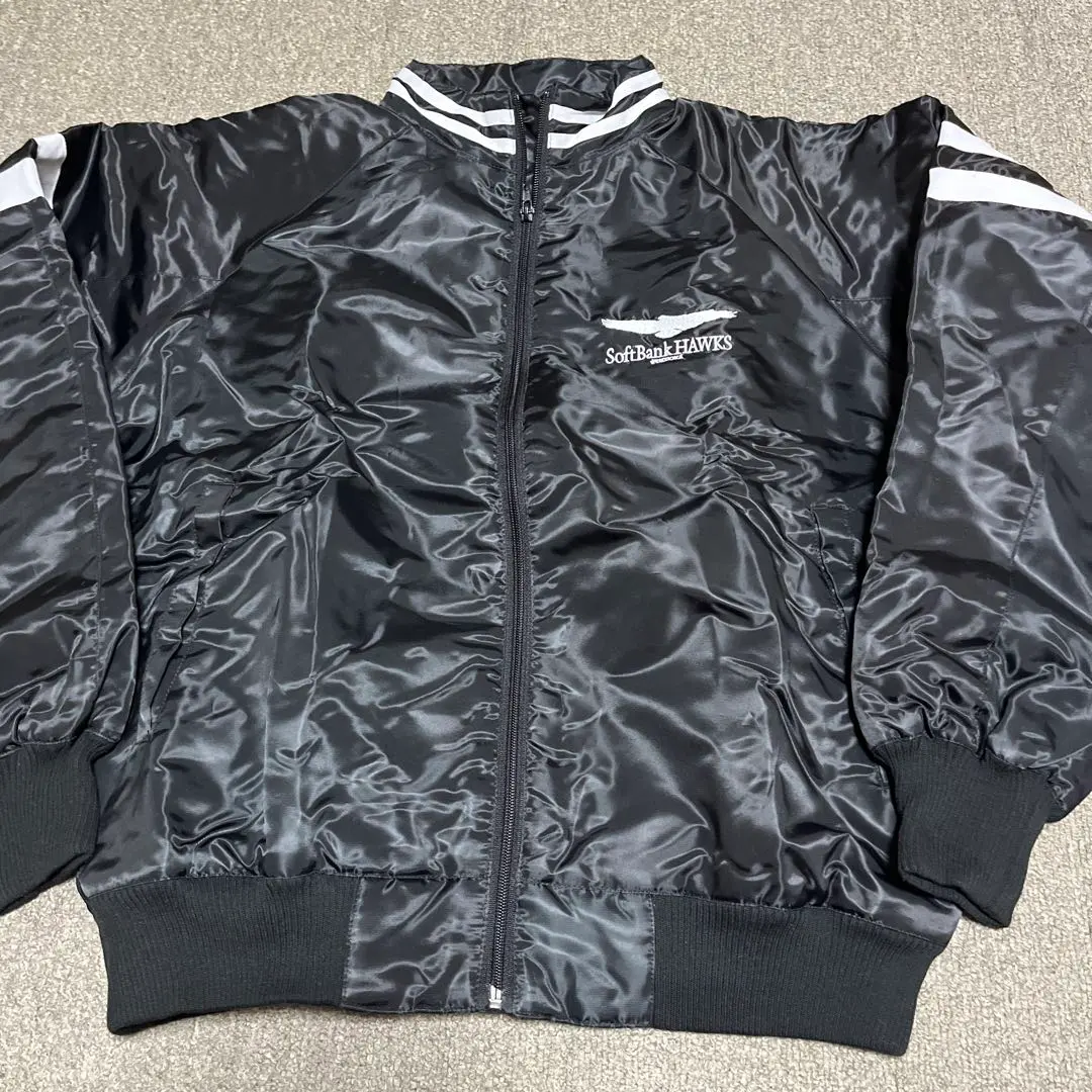 2026年最新】ソフトバンクホークスブルゾンの人気アイテム - メルカリ