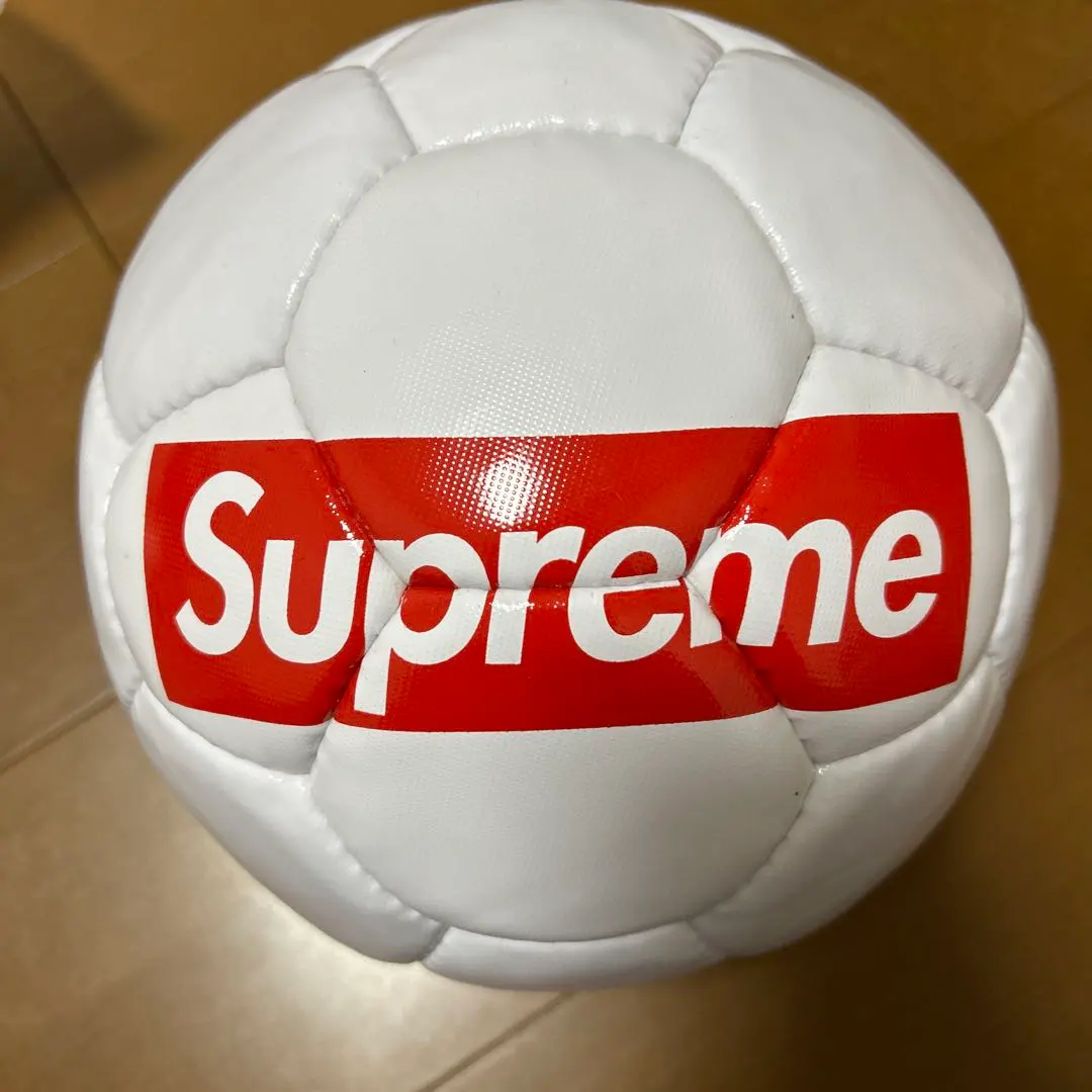 2026年最新】SUPREME umbro soccer ballの人気アイテム - メルカリ