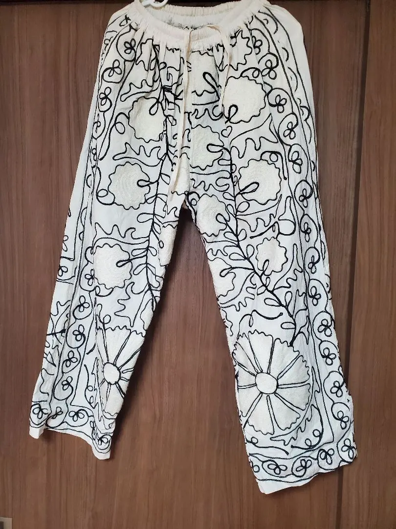 2026年最新】スザニ パンツの人気アイテム - メルカリ