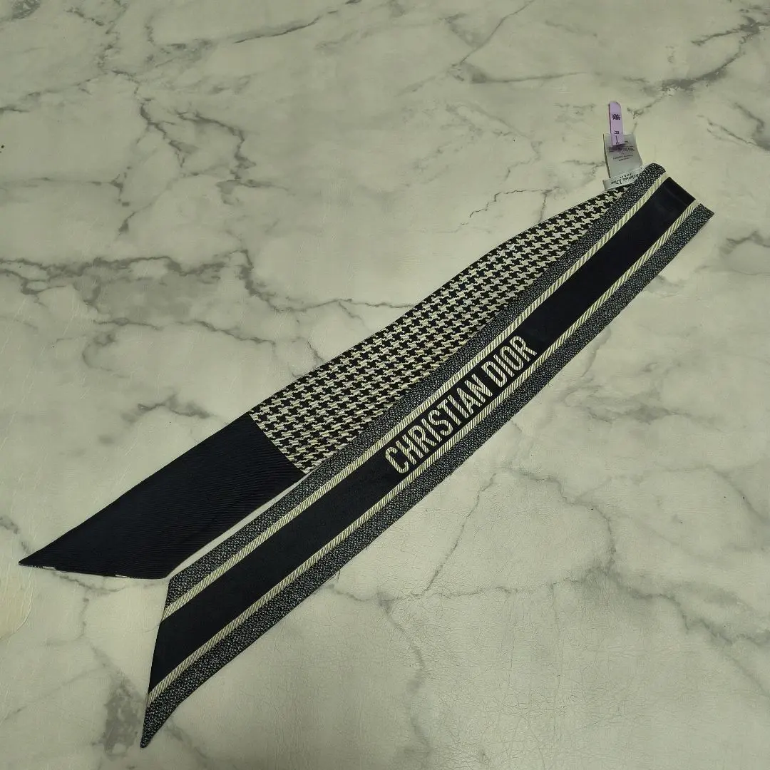 2026年最新】dior スカーフ ミッツァ 千鳥の人気アイテム - メルカリ