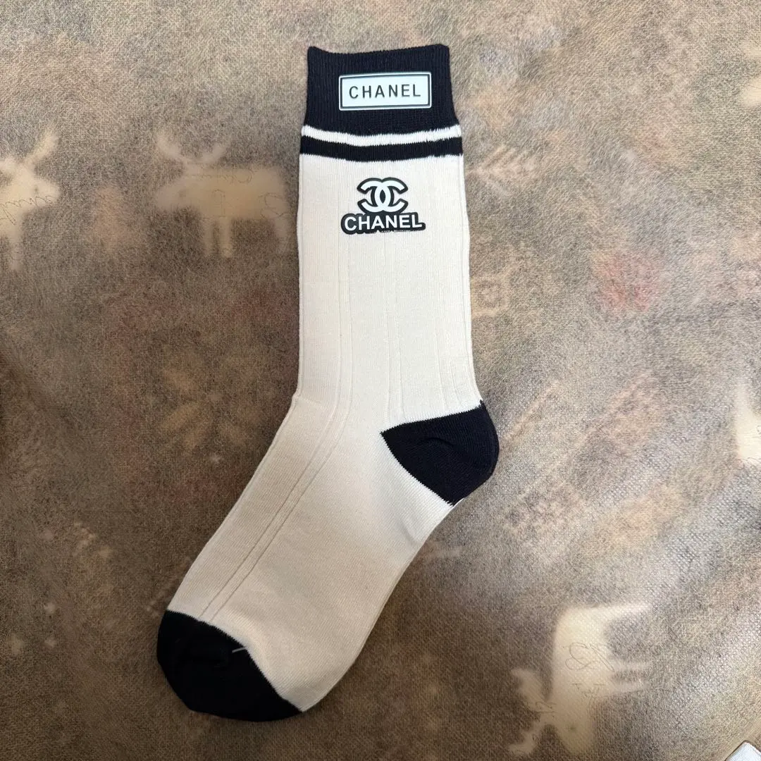 2025年最新】CHANEL ソックスの人気アイテム - メルカリ