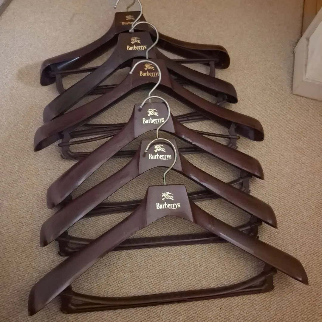 2026年最新】BURBERRY 衣類ハンガーの人気アイテム - メルカリ