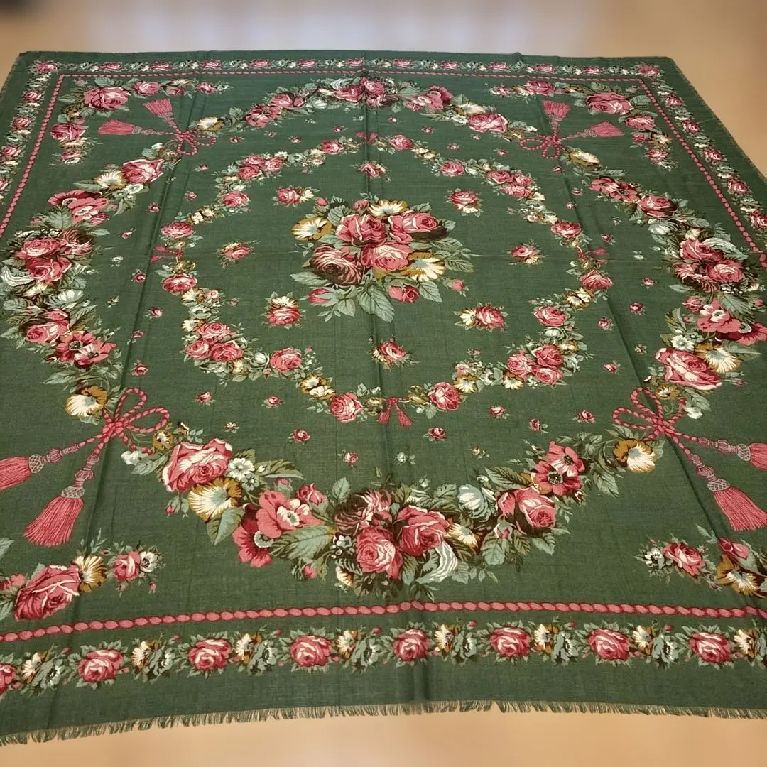 2026年最新】ローラアシュレイラグの人気アイテム - メルカリ