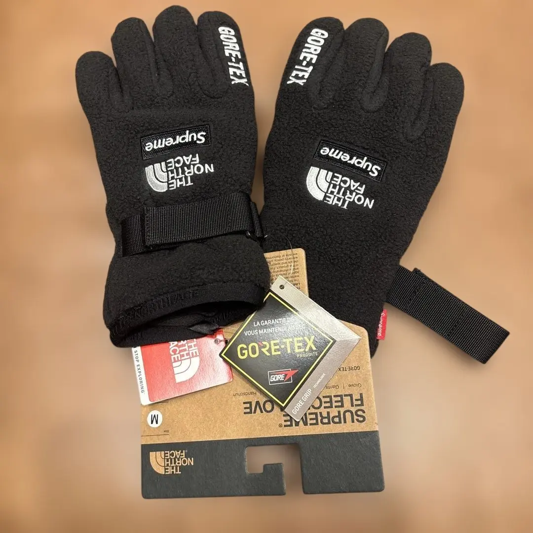 2026年最新】SUPREME 手袋の人気アイテム - メルカリ