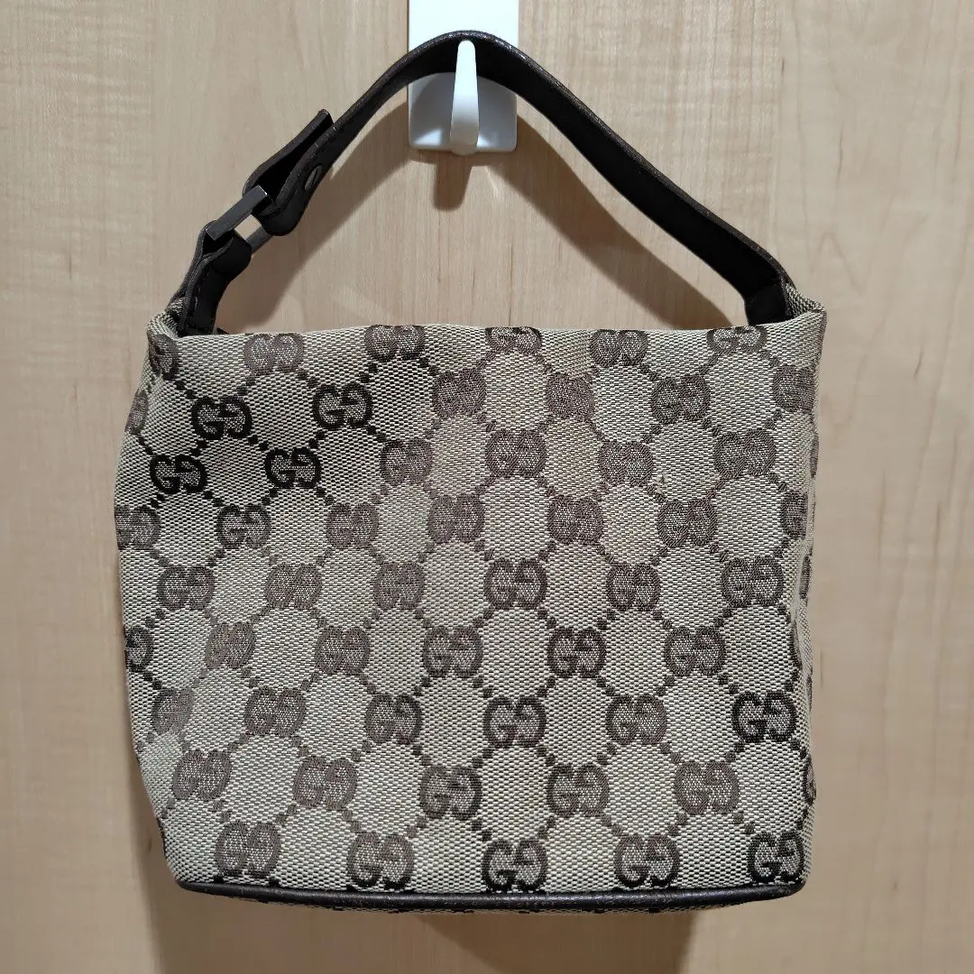 2026年最新】GUCCI カラー：ベージュ系 ポーチの人気アイテム - メルカリ