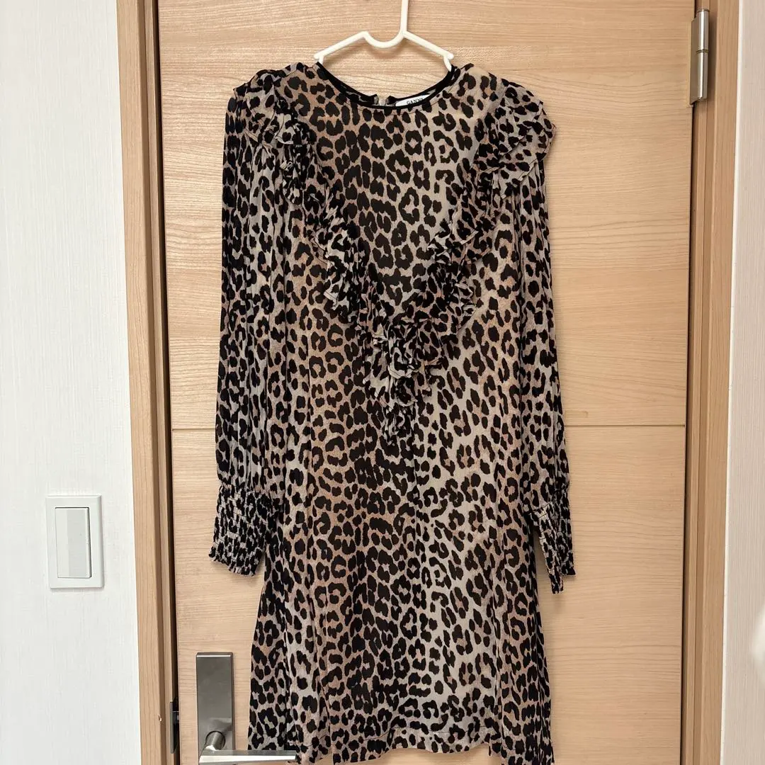 2026年最新】ganni ワンピース レオパードの人気アイテム - メルカリ