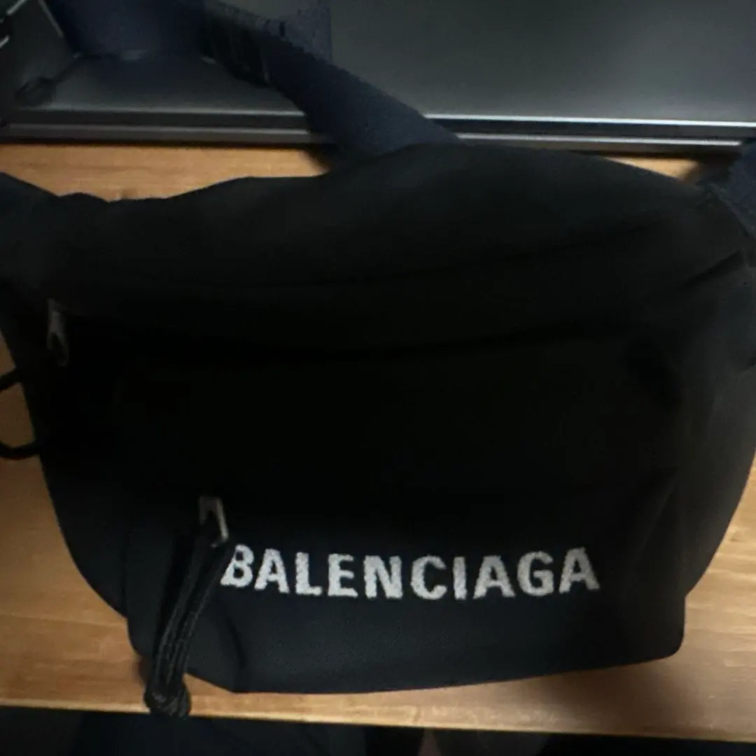 2025年最新】BALENCIAGA ボディバッグ・ウエストポーチの人気アイテム