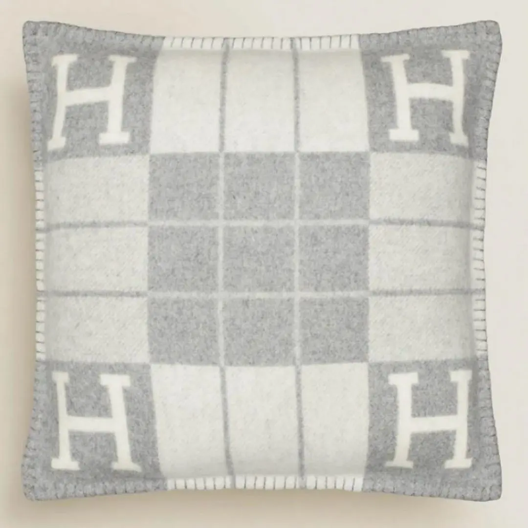 2026年最新】エルメス クッション アヴァロンの人気アイテム - メルカリ