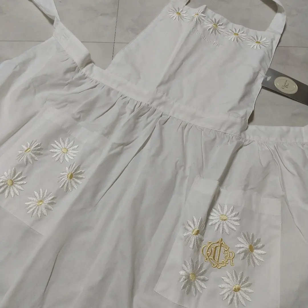 2026年最新】エプロン diorの人気アイテム - メルカリ