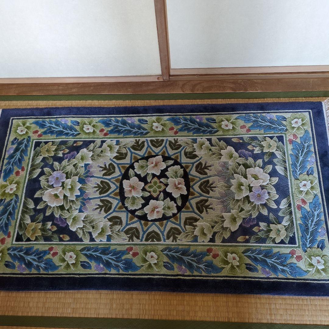 玄関マット　花柄刺繍ネイビーブルー　ラグ