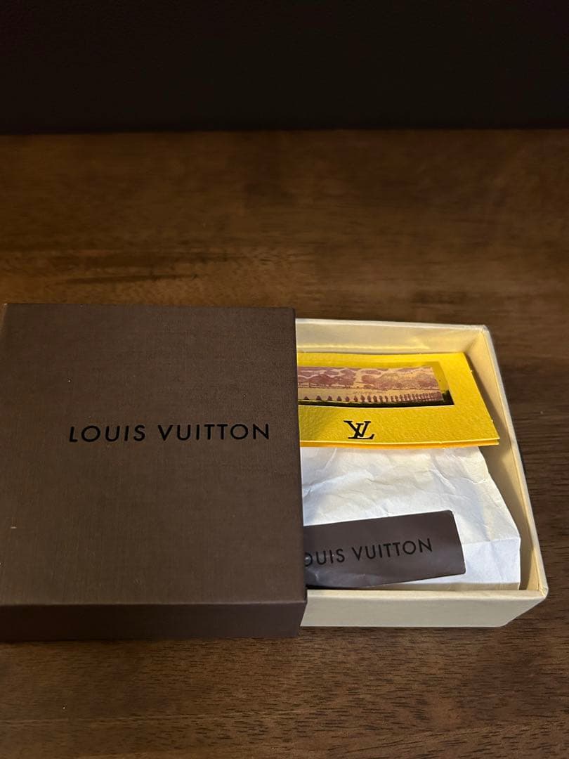 LOUIS VUITTON フラワーモチーフ バングル