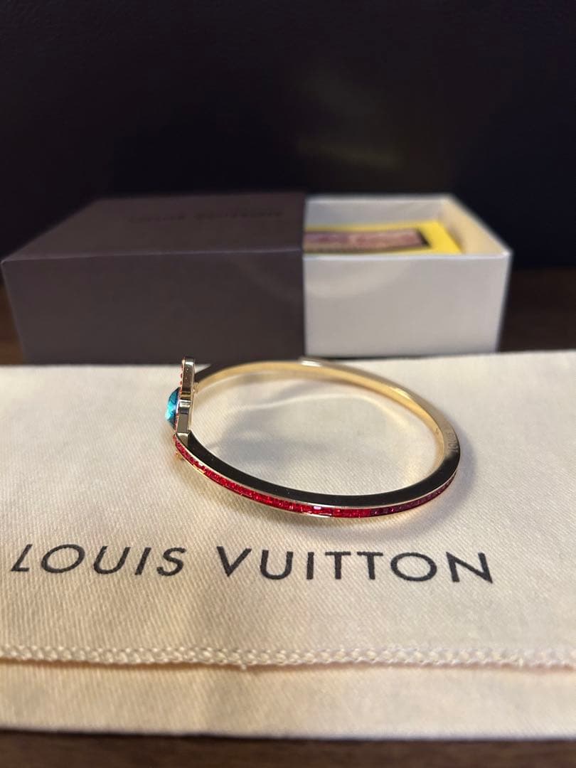 LOUIS VUITTON フラワーモチーフ バングル