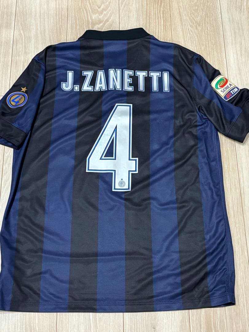 インテル・ミラノ サネッティの引退記念、直筆サイン入りユニフォーム