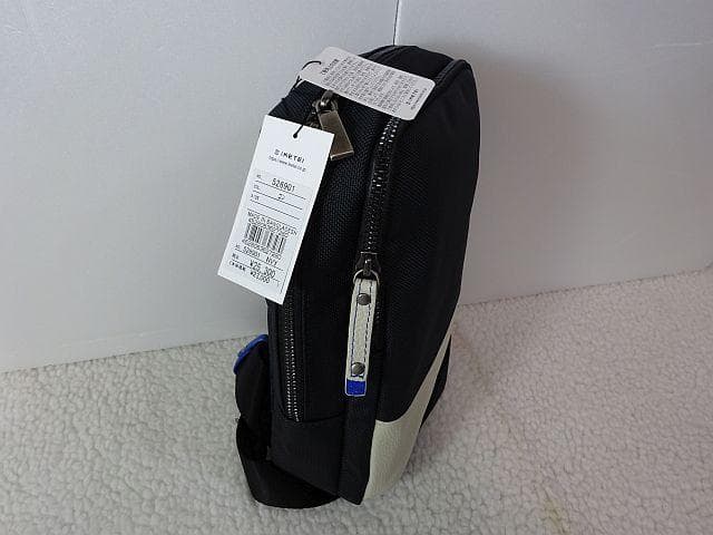 【新品/本物】LANVIN en Bleu　 ボディバッグ/紺　￥25,300