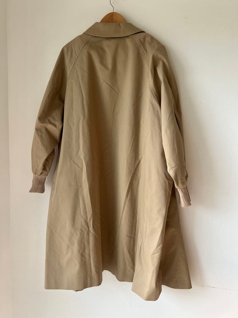 ぷ*ん様 コンジェ ペイエ アデュー トリステス　ベージュ ロングコート　ライナ