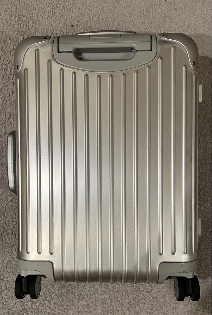 d*n様 【一点限り　極美品　50%引き】リモワ オリジナルキャビン 35L 4