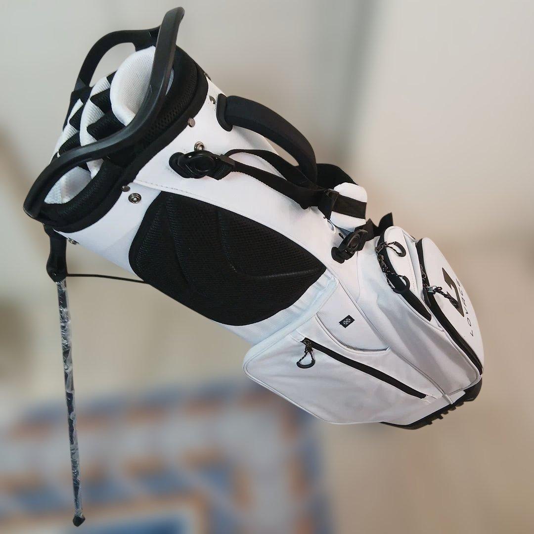 LOVACEスタンドキャディーバッグ新品（12月23日以降発送になります）