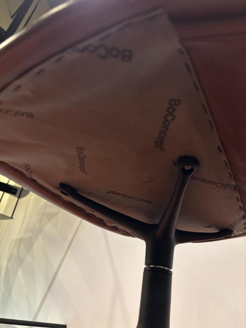 BoConcept Adelaide ダイニングチェア 回転式