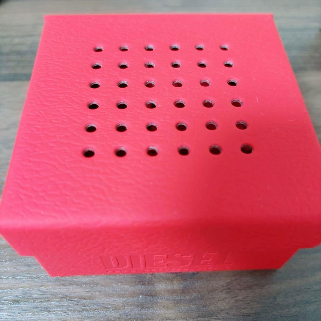 DIESEL シルバー ピアス(片耳用) 赤いポーチ付き