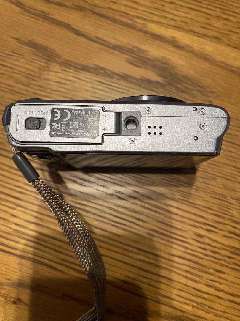 CASIO EX-H10 シルバー コンパクトデジタルカメラ