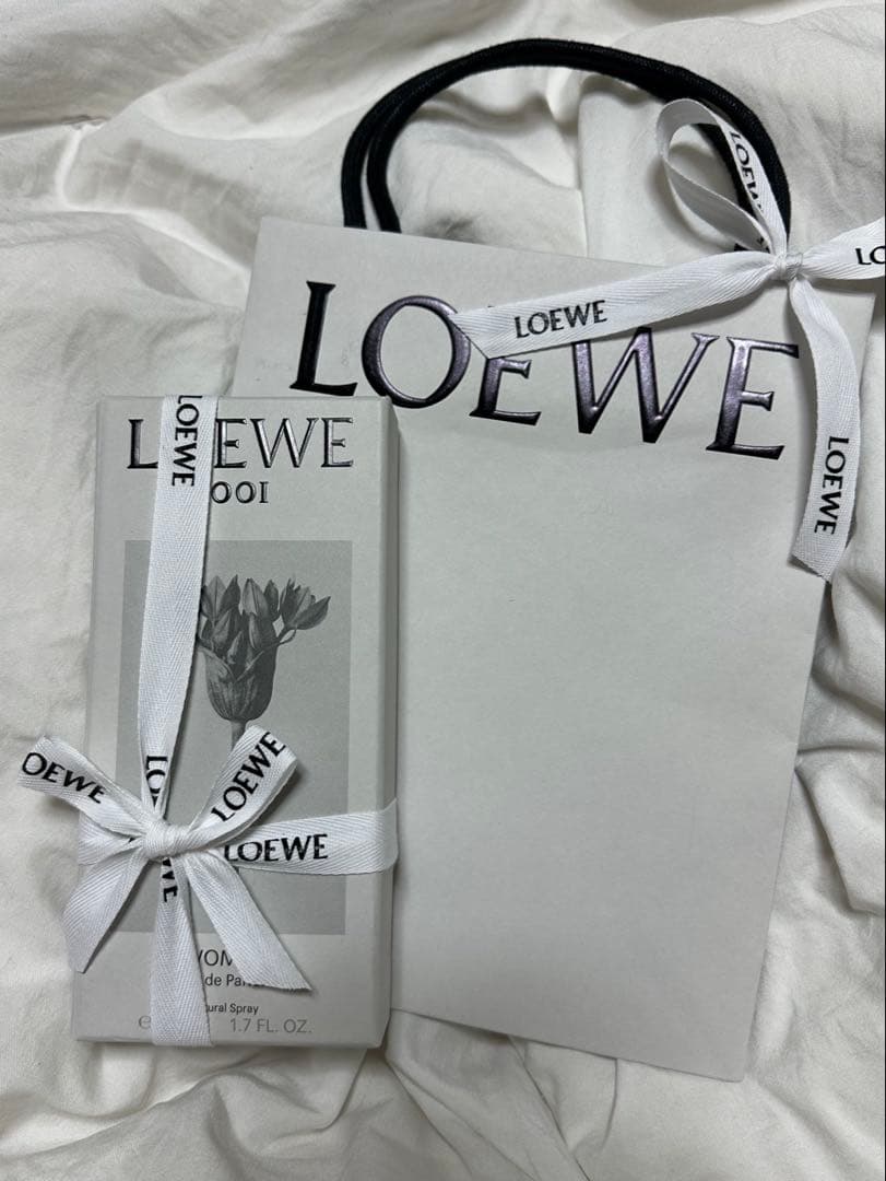 【新品未使用】LOEWE 001 WOMAN 50ml ショッパー付き