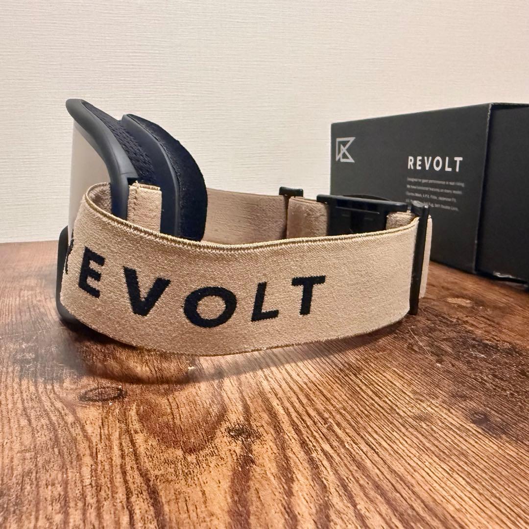 【REVOLT】スノボゴーグル 調光レンズ [定価29,700円]