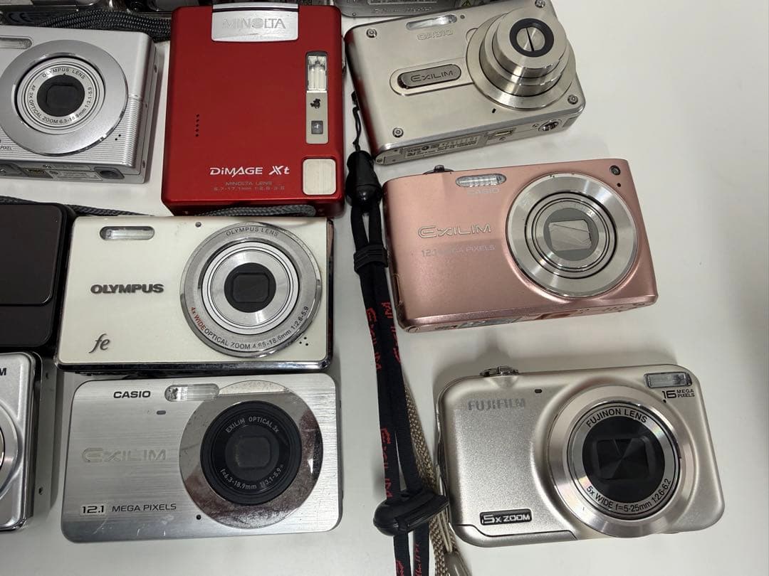 m*u様 コンパクトデジタルカメラ まとめて SONY/Canonなど　ジャンク