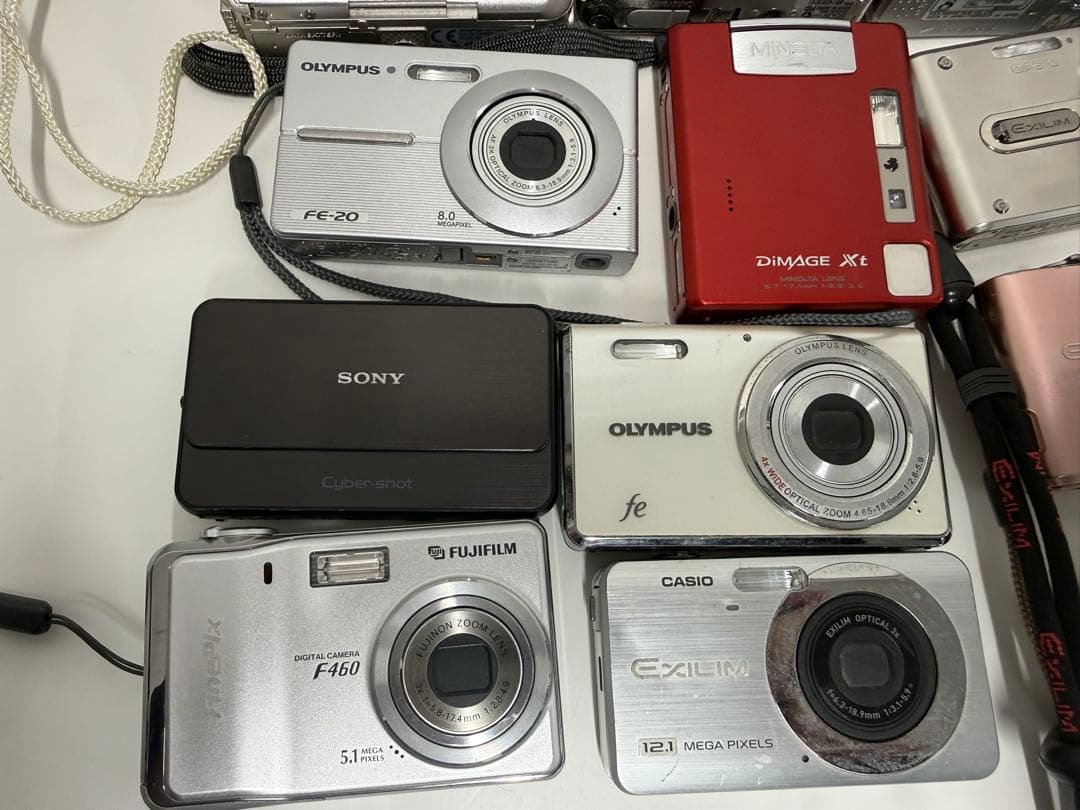 m*u様 コンパクトデジタルカメラ まとめて SONY/Canonなど　ジャンク
