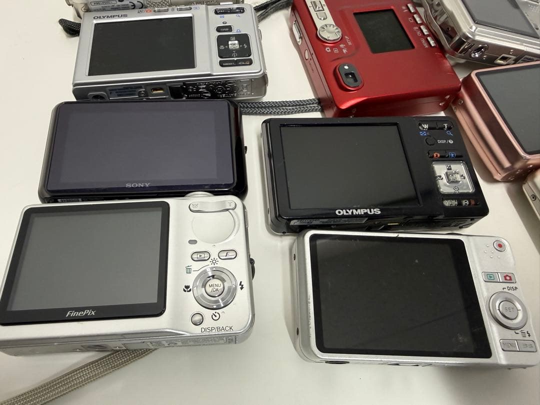 m*u様 コンパクトデジタルカメラ まとめて SONY/Canonなど　ジャンク