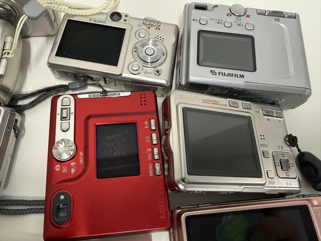 m*u様 コンパクトデジタルカメラ まとめて SONY/Canonなど　ジャンク