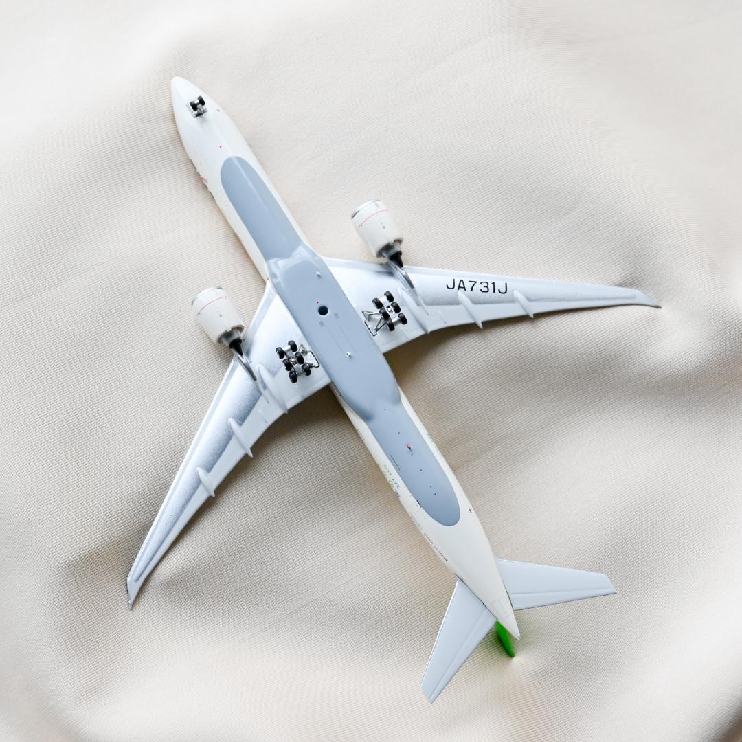 JAL 旧ロゴ B777-300ER「空のエコ」エコジェット 1/400 - メルカリ