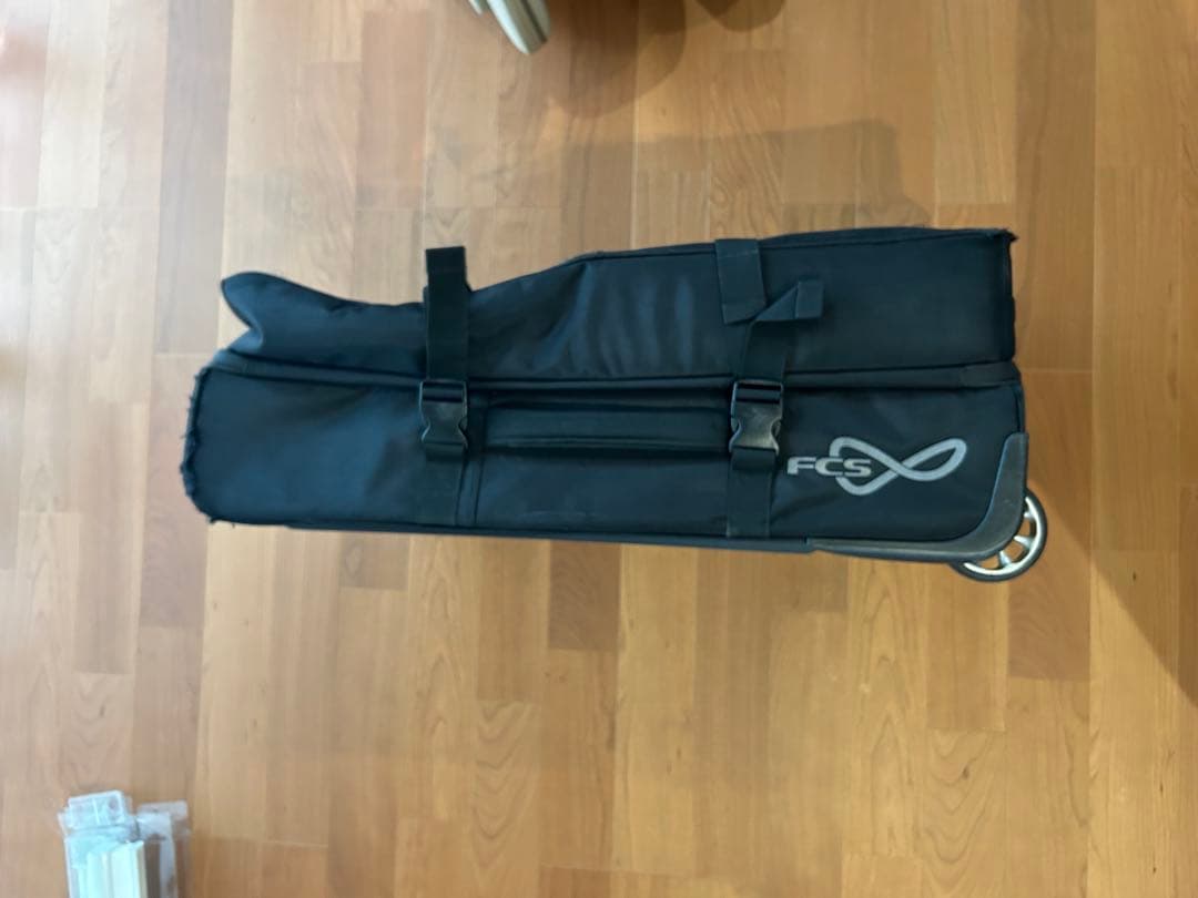 FCS ホイール付き サーフトリップ キャリーケース - メルカリ