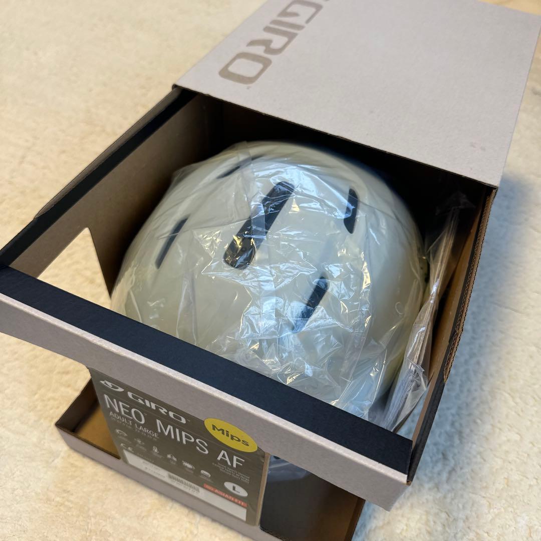 GIRO NEO MIPS AF ヘルメット
