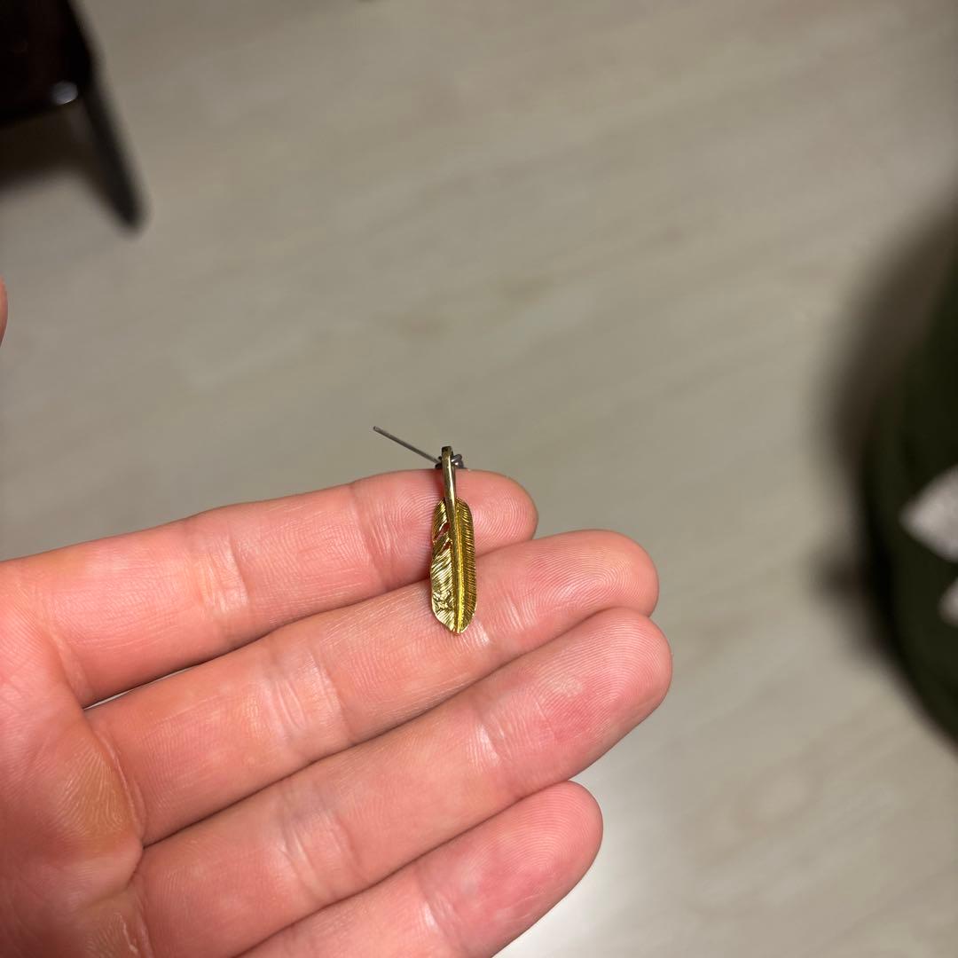 ファーストアローズ　ALL-K18XSフェザーチャームピアス