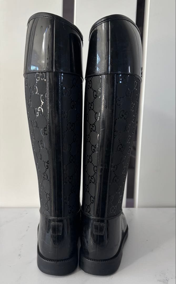【GUCCI】グッチ ブラックラバーブーツ GGロゴ