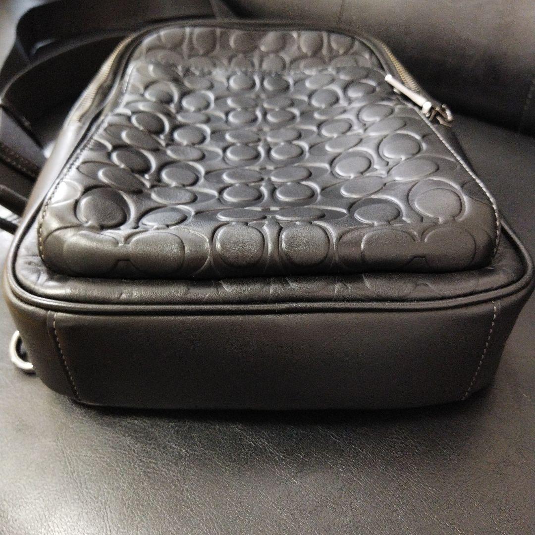 美品Coachブラック ボディバッグレザーエンボス加工コーチ　ショルダー斜め掛け
