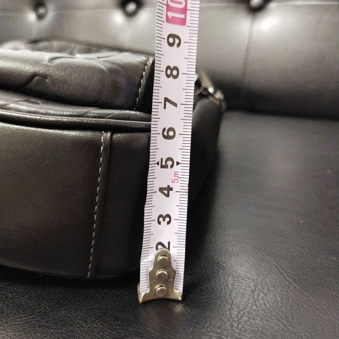 美品Coachブラック ボディバッグレザーエンボス加工コーチ　ショルダー斜め掛け