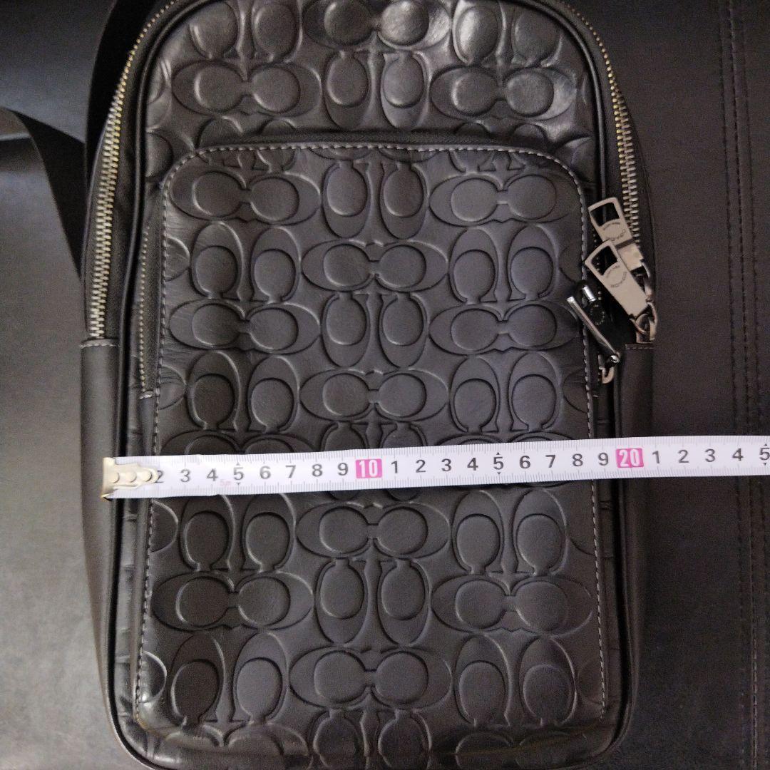 美品Coachブラック ボディバッグレザーエンボス加工コーチ　ショルダー斜め掛け