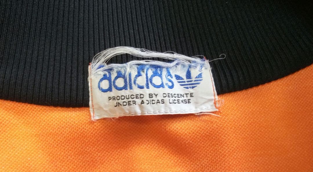 adidas トラックジャケット　オレンジ　古着