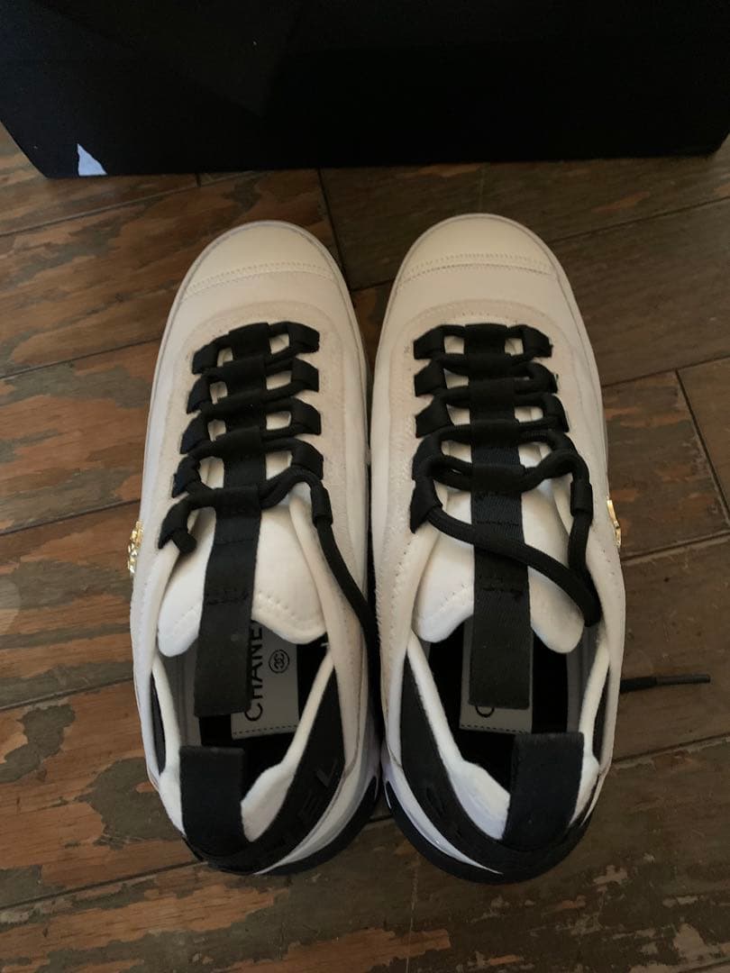 シャネル　マトラッセ　ファブリックスニーカー　アイボリー　37 スエード